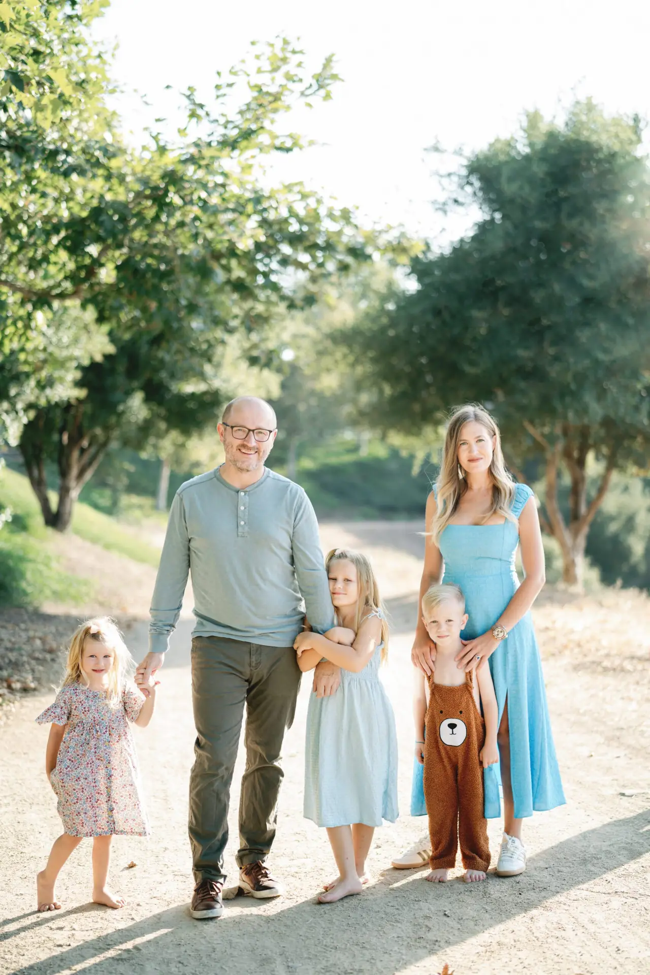 Sasha & Yaneck plus their children in South Orange County Park - family photo